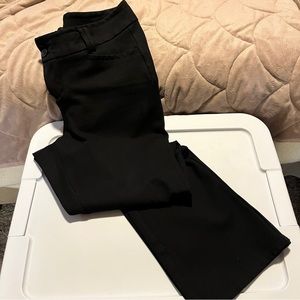 Beautiful Torrid Studio pants 🎩